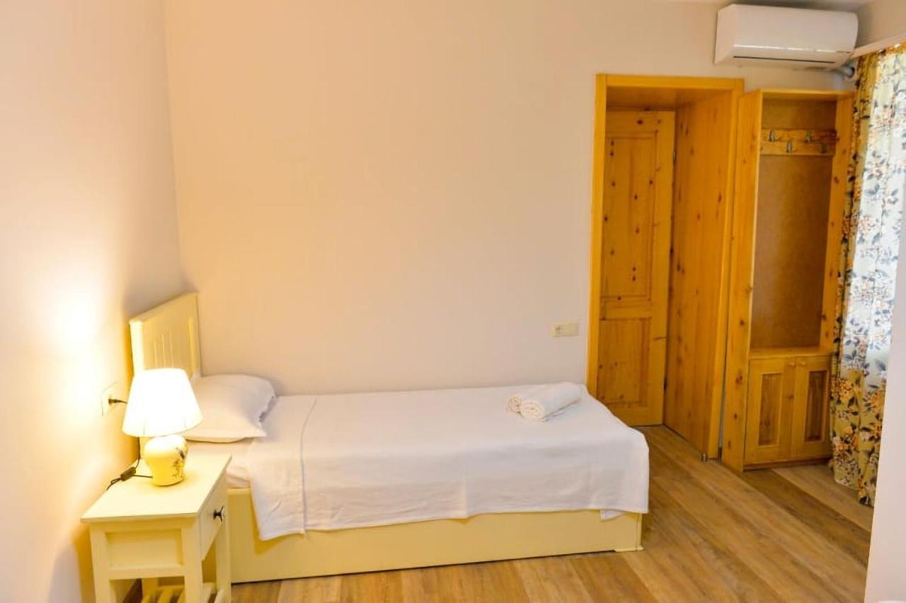 Mebo House Hotel Kutaisi Exterior photo